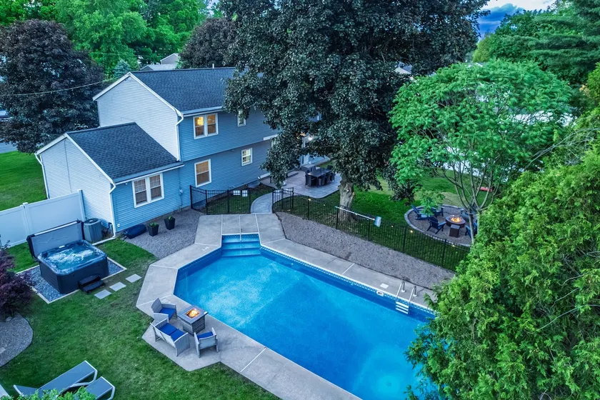Heated Pool Opens Memorial Day, Hot Tub, Gameroom - Image 1