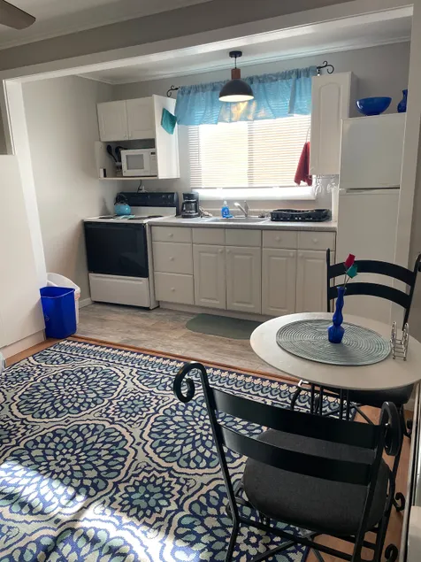 Private Space with Full Kitchen - Image 1