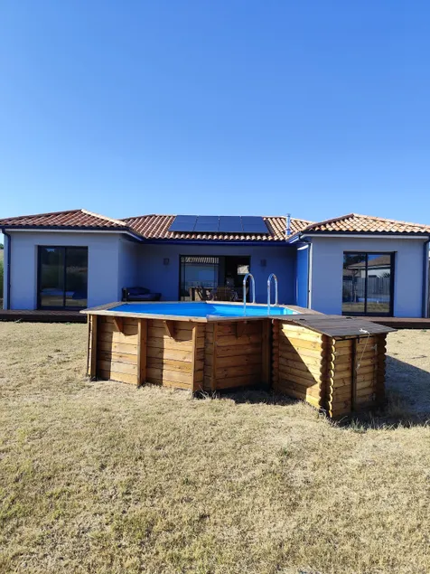 Holiday home near the ocean - Image 1