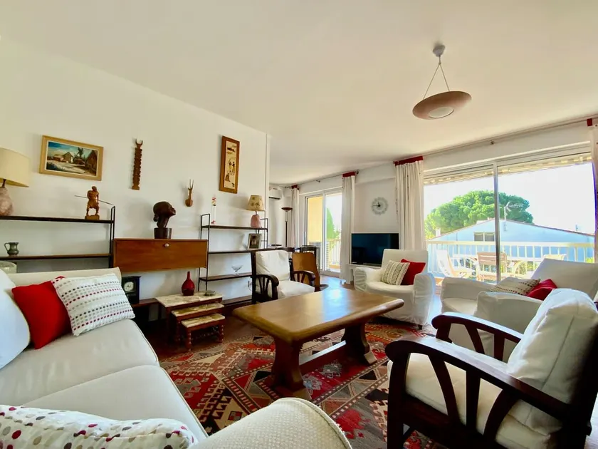 Le Marianne- 3 bedrooms and fully air-conditioned! - Image 1