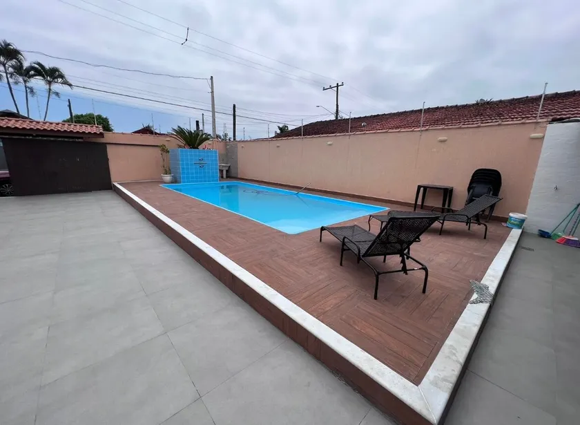 Bopiranga vacation home with pool near the beach - Image 1