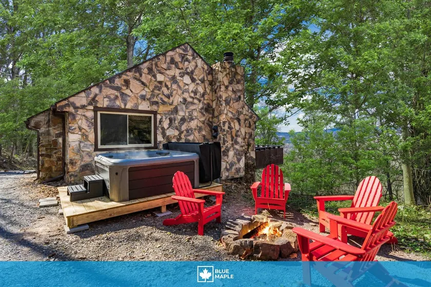 Stone chalet w views & hot tub - Image 1