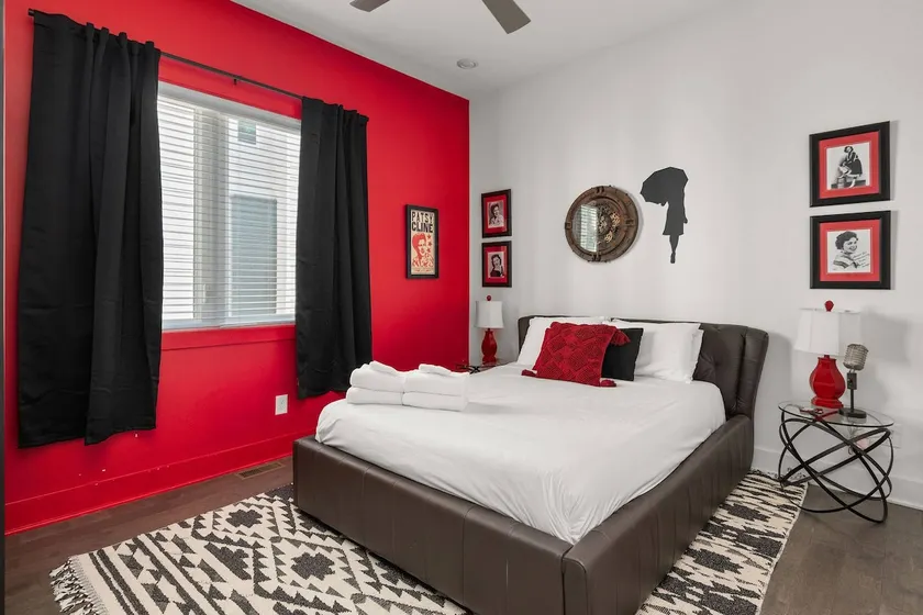 857 ~ 4 Private Suites ~ 4 Miles to Downtown ~ Walk to Hot Spots ~ Garage Parking ~ Super Clean - Image 1