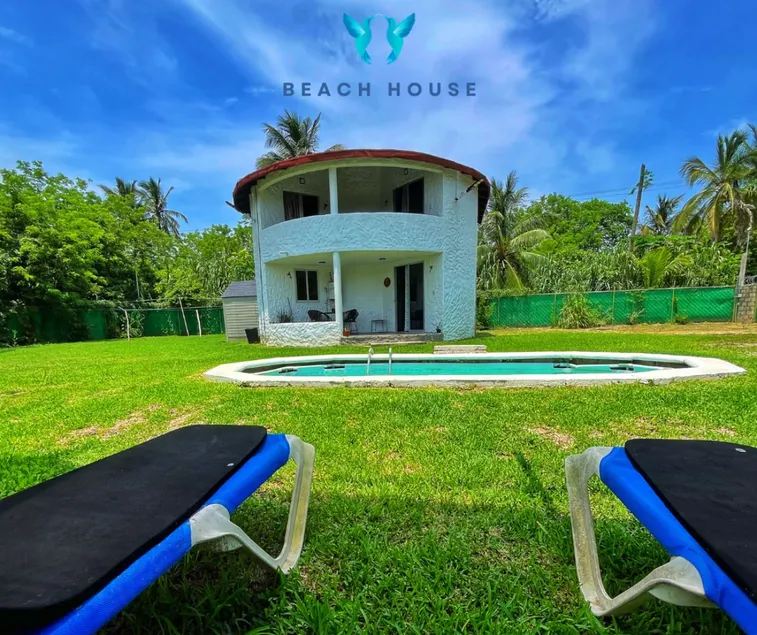 Beautiful Beach House with Private Pool in Tuxpam - Image 1
