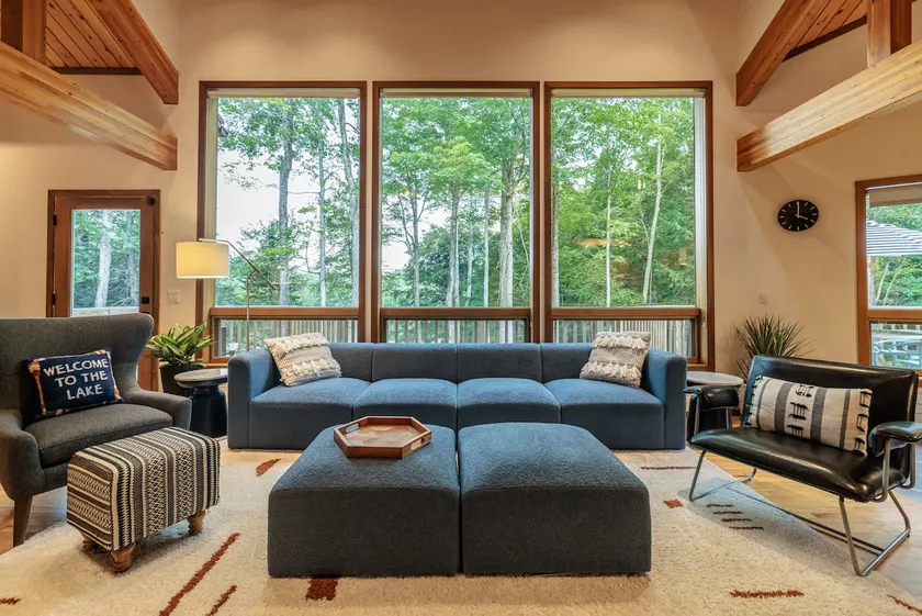 Berkshires Lakefront Stylish Retreat w/Gameroom - Image 1