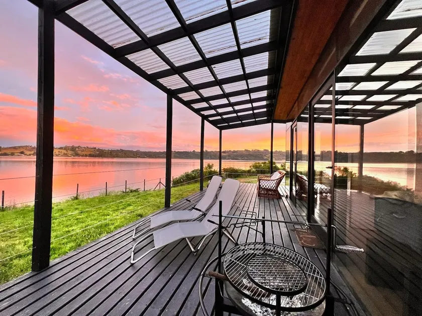 Chiloé Castro Orilla de Mar, modern condominium - Image 1