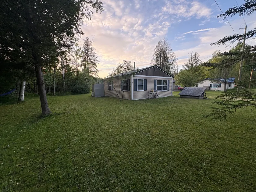 Cute little cottage - Image 1