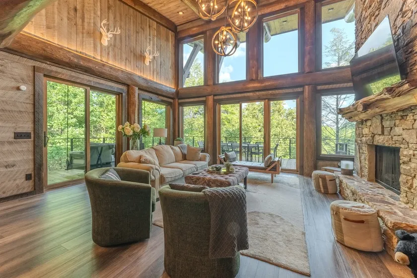 Top 10 VRBO in U.S. Riverfront, Hot Tub, Sleeps 12, As seen on TV! - Image 1