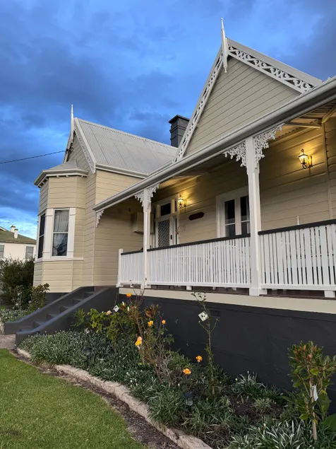 Heritage Home in the Heart of Tenterfield - Image 1
