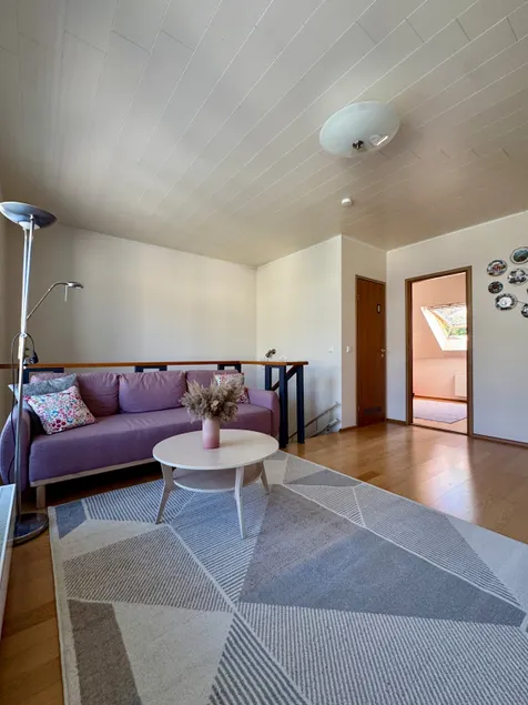 Spacious 3-Bedroom Apartment in Kuressaare center - Image 1