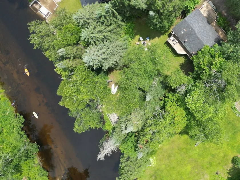 Serene Riverfront Retreat - Image 1