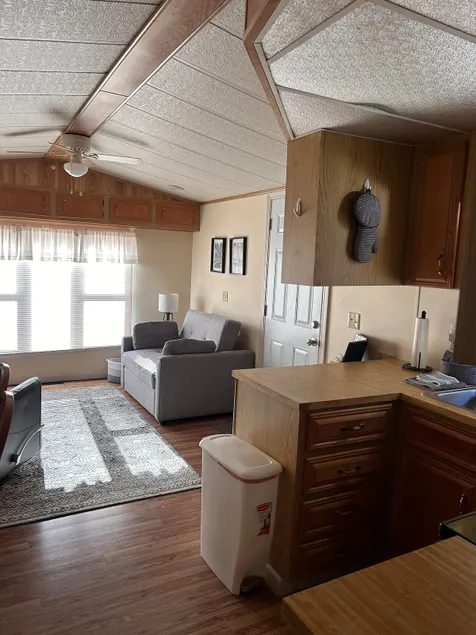 Convenient, Comfortable and Cozy Home - Image 1