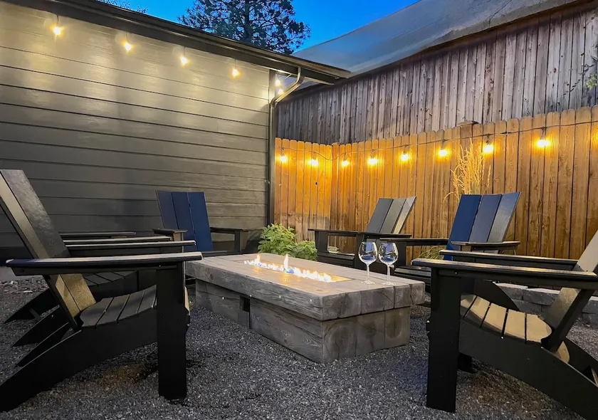 Mid-Century Retreat•Shuffleboard•Fire Pit•Old Mill - Image 1