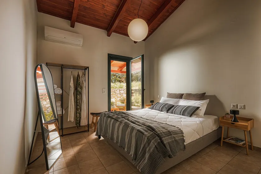 Yiamas Seaside Cottage in Paliokastro near Heraklion City - Image 1