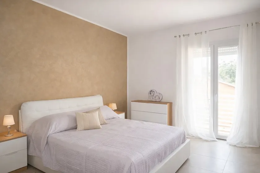 Spacious and modern apartment - Image 1