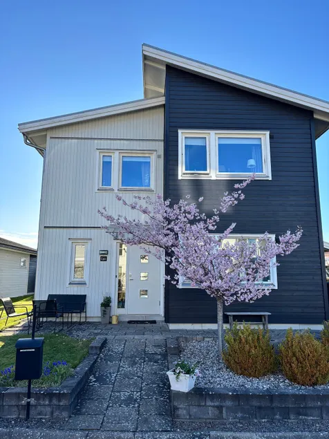 Spacious 2-story villa near Gothenburg (8-9 people) - Image 1