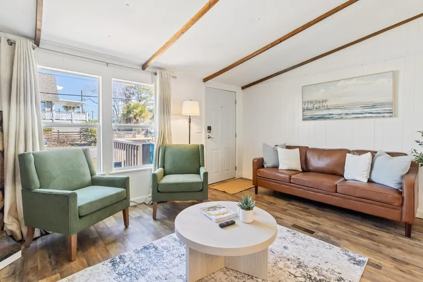 3bd Sugar Beach Getaway | Beach Walking Distance - Image 1