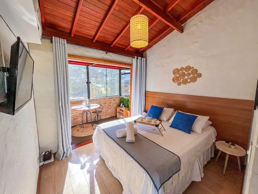 Dream Getaway Apartment - Breakfast and A/C - Image 1