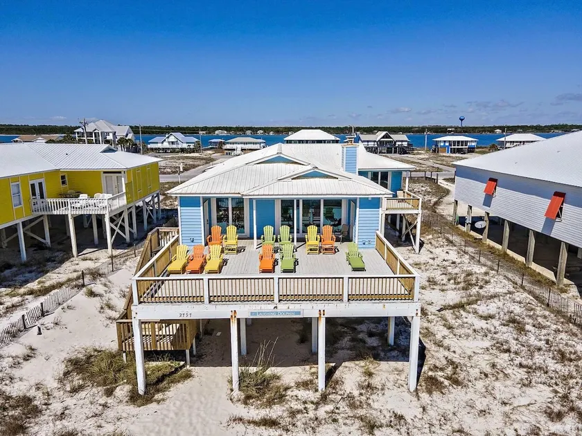 Laughing Dolphin Gulf Front 5 bedrooms - Image 1