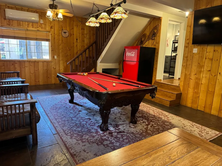 Sleeps 20 | A/C • Game Room • Dog Friendly - Image 1
