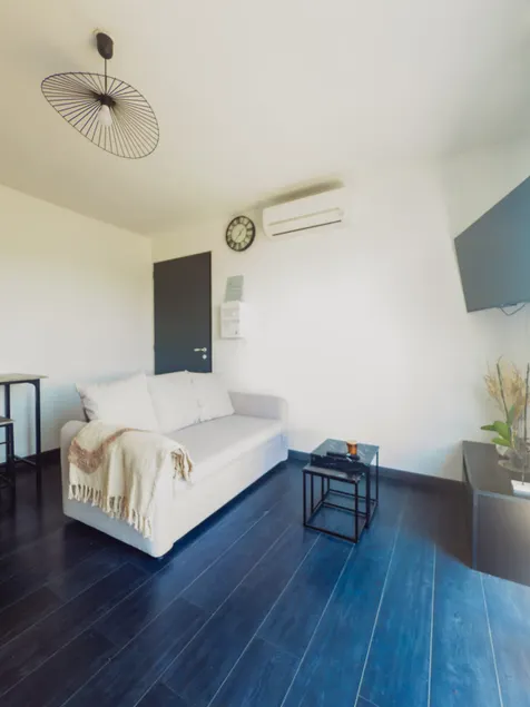Maisonette with one air-conditioned bedroom - Image 1