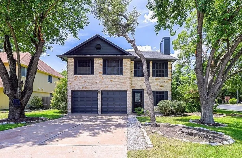 North Austin Abode: Sleeps 9, 10 Mins to Domain! - Image 1