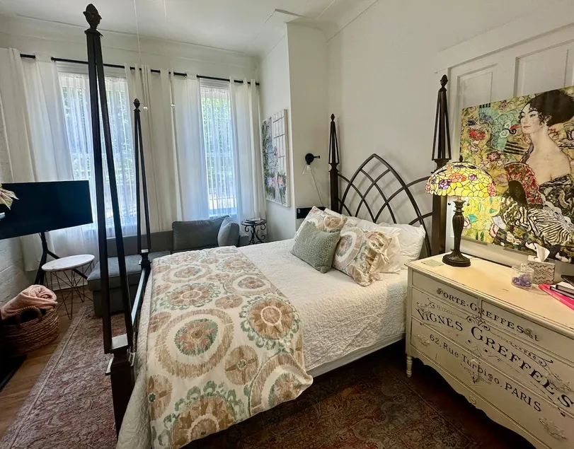 *The LADY of Washington Park/OTR Micro Suite - Image 1