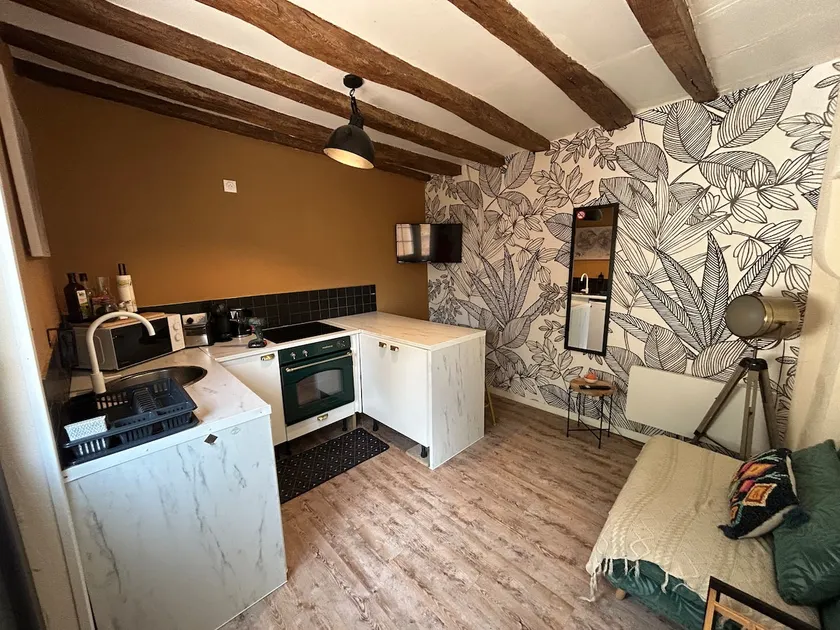 Renovated cottage. Heart of town. - Image 1
