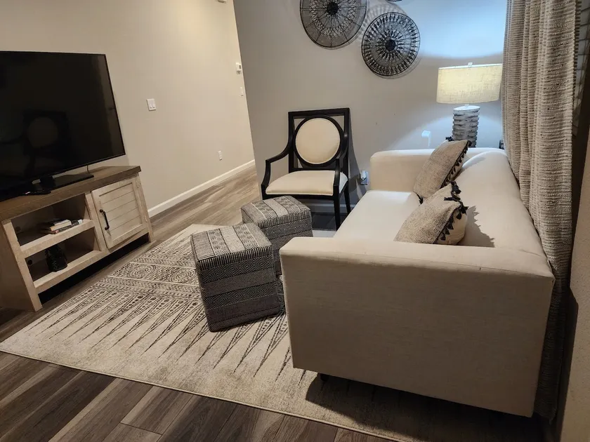 Modern 1 Bedroom Unit | Private | Great Location! - Image 1