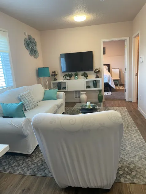 Best 1 bedroom 1 bathroom apt. - Image 1