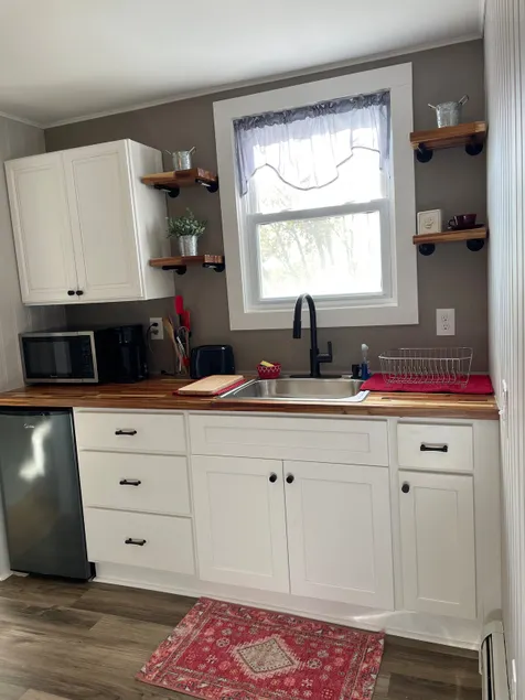 Cozy Private Space with Kitchen - Image 1