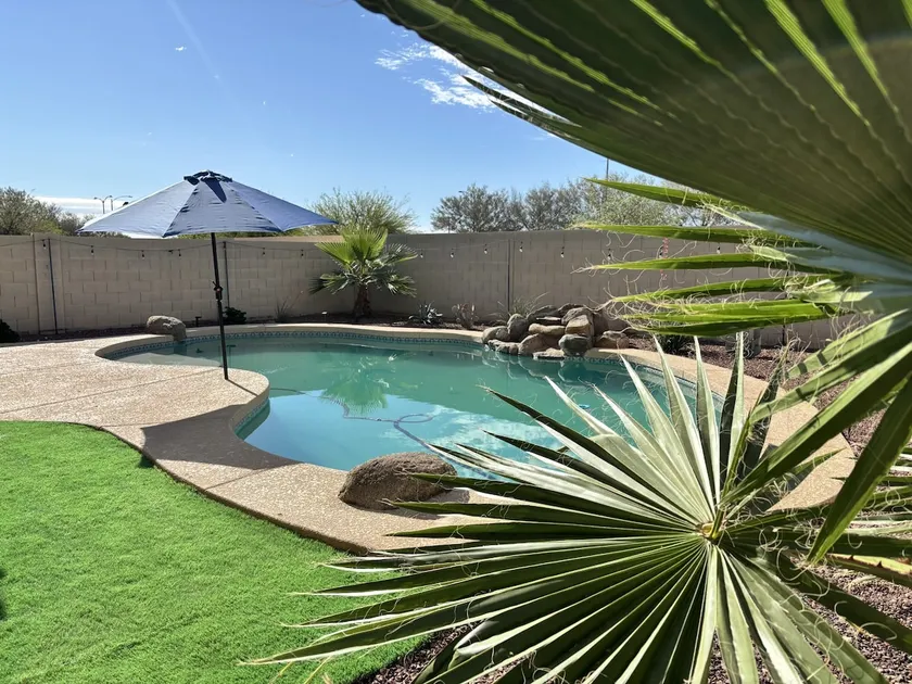 Desert Adventure! Oversized Pool, Sleeps 12. - Image 1