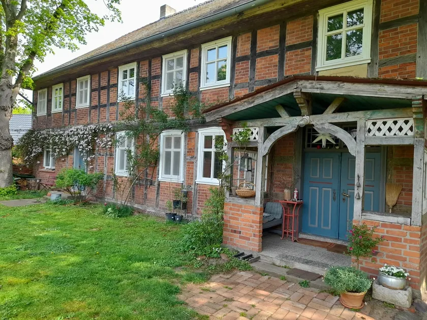 Apartment in an old half-timbered house behind the dike - Image 1