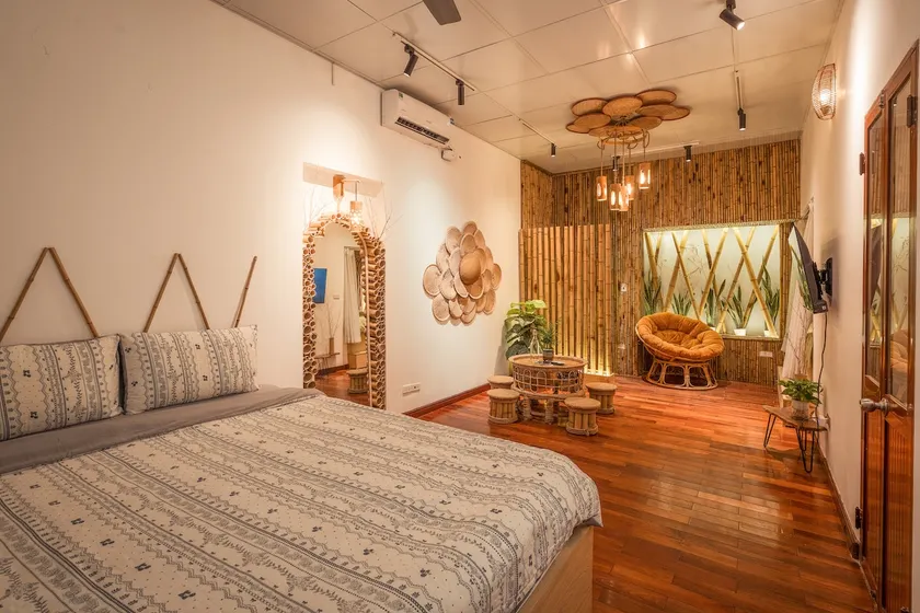 Handcrafted Bamboo Retreat | Local Artisan Design - Image 1