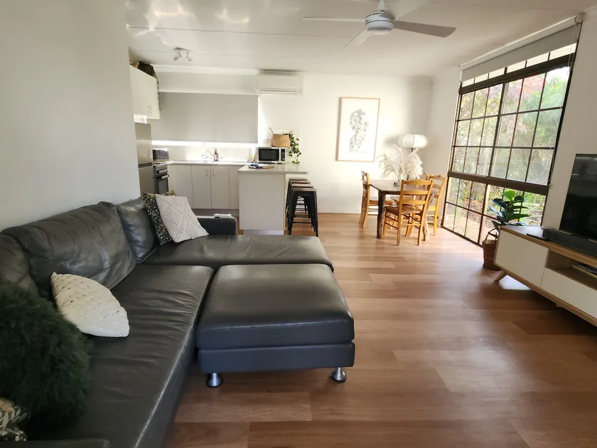 Corindi Beach Pad/ Ocean Sounds/ 50m from beach - Image 1