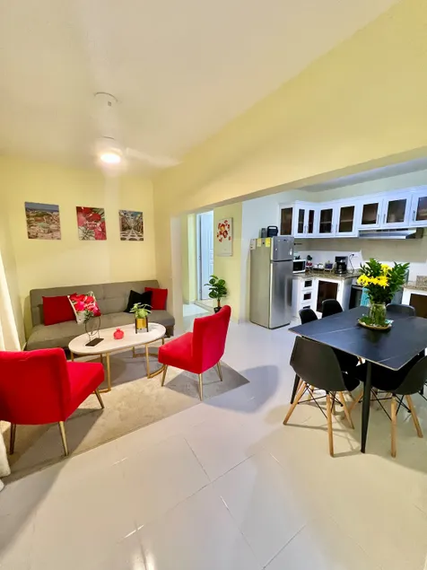 Air-conditioning , BBQ, Downtown city, just 3 minutes from the cable car and the beach - Image 1