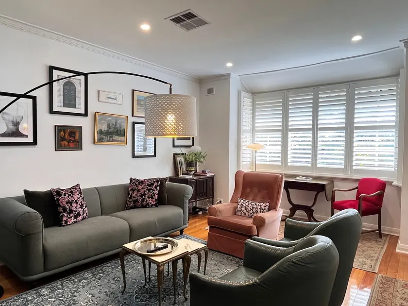 Stunning Flat Burnside Location - Image 1