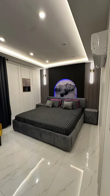 Premium 1 BHK Suite in Bahria - Image 1