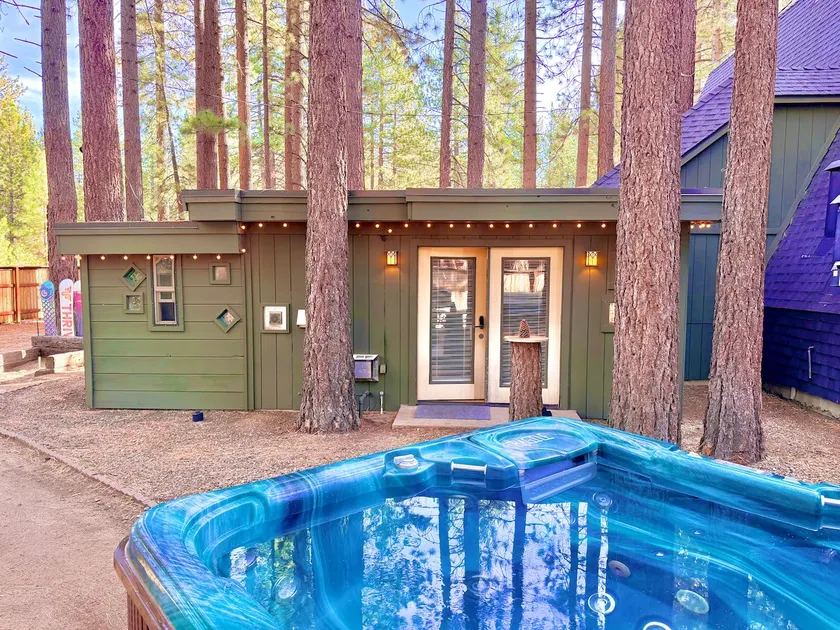 Nature Spa Refuge • Steam Sauna • Hot Tub • Plunge - Image 1
