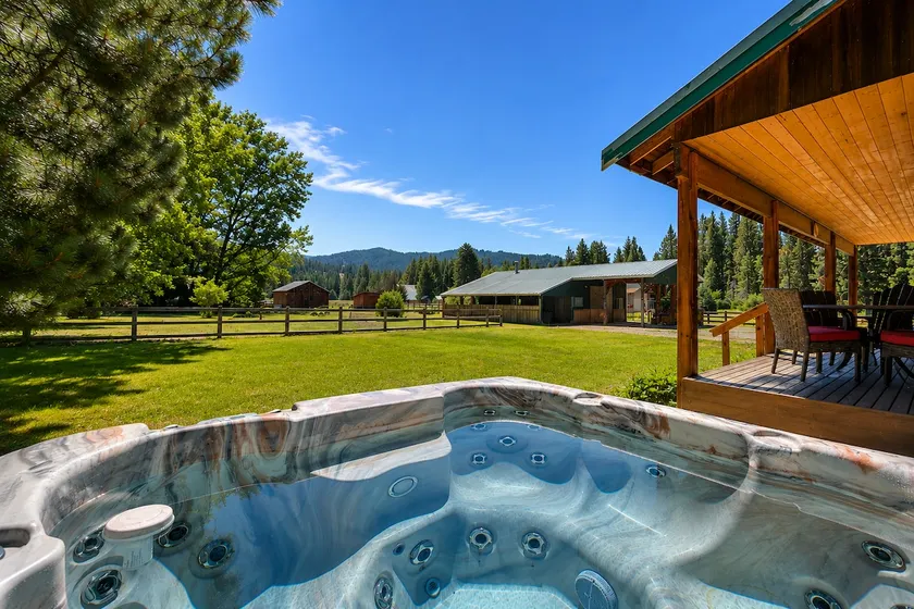Views | Dogs | Hot Tub | Firepit | BBQ | Family - Image 1