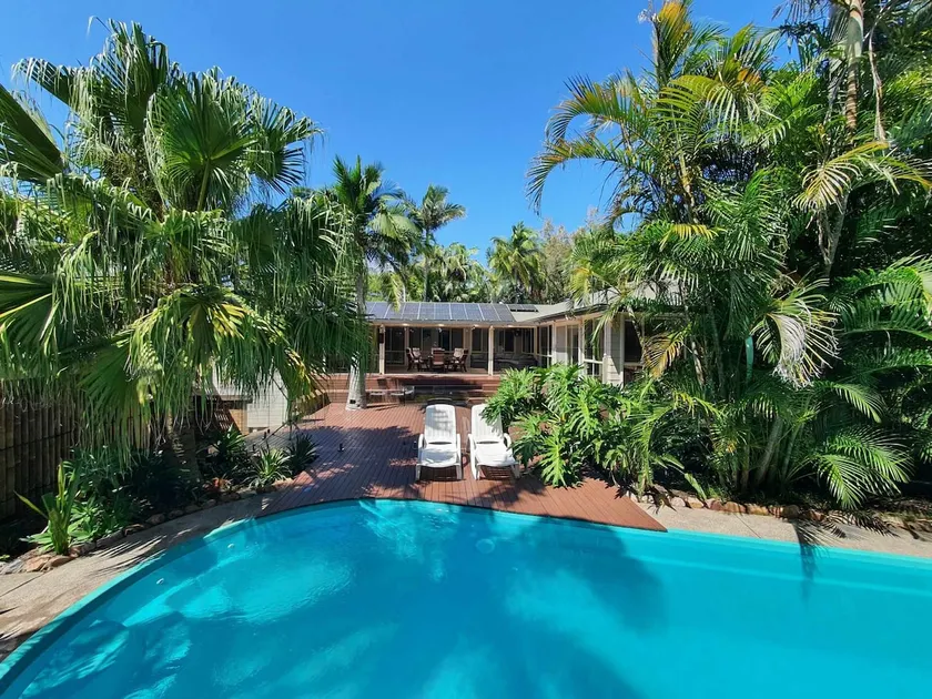 Palm Cove - Image 1