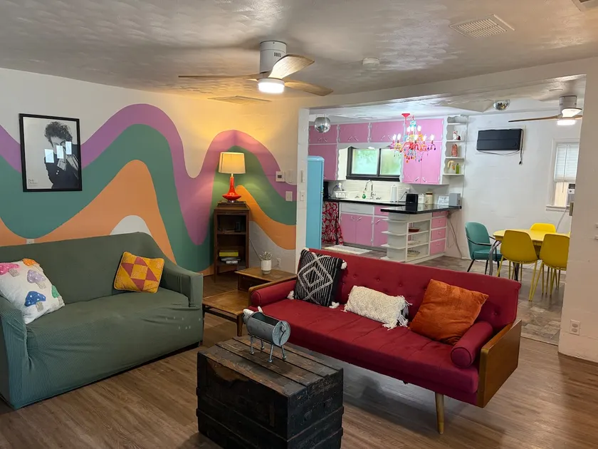 Pet friendly Downtown Retro Flat - Image 1