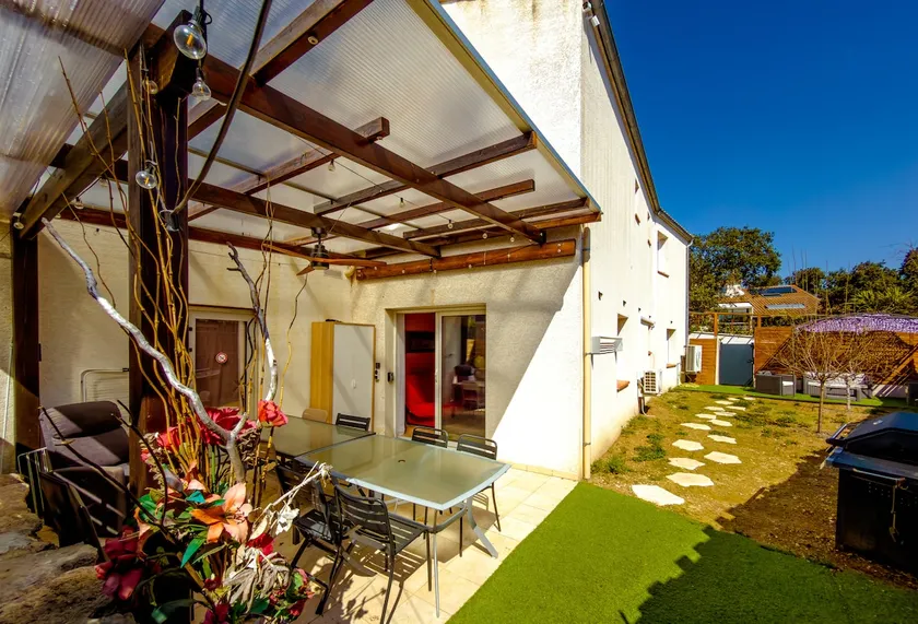 Quiet apartment: Pool, Jacuzzi, Garden, Terrace - Image 1