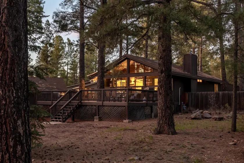 Twin Pines Cabin with Fireplace - Image 1