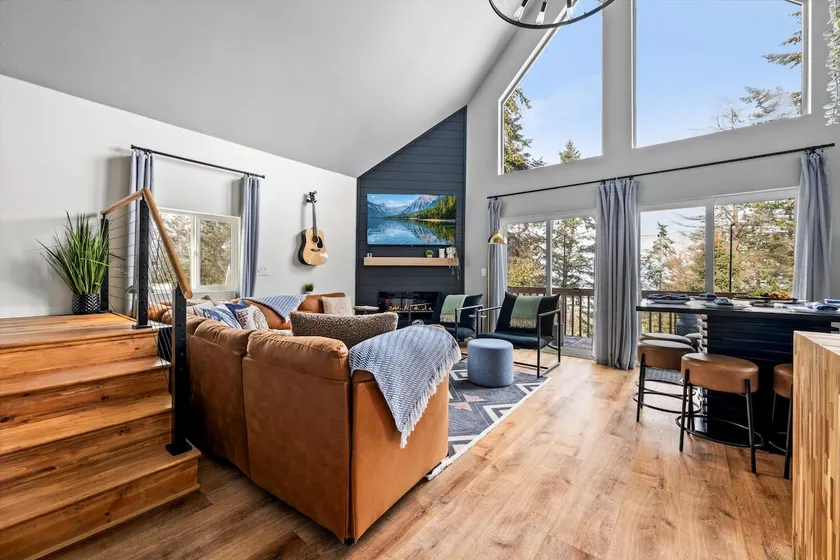 WOW Lake Retreat - Spa, Fire Pit, Sauna, Views! - Image 1