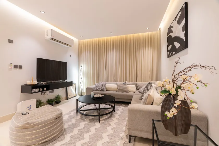 Al Majidiyah Luxury Apartment, 2 Bedrooms, Self Check-in & Basement Parking - Image 1