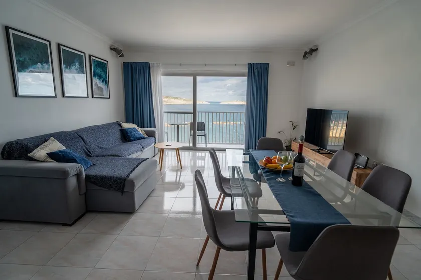 Sea front Apartment - Image 1