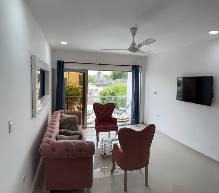 A beautiful, centrally located apartment - Image 1