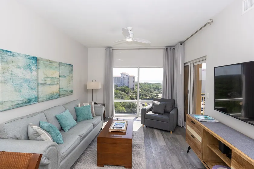 Larger 1 BR at Luau with full kitchen, Unit 6907, 9th floor! Tram Wifi included - Image 1