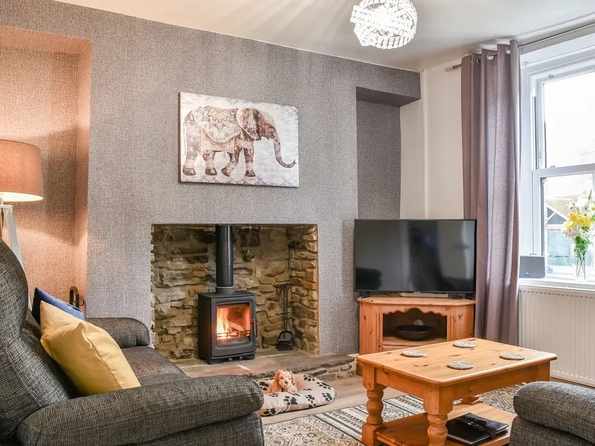 Cwmcarn Cottage - Image 1